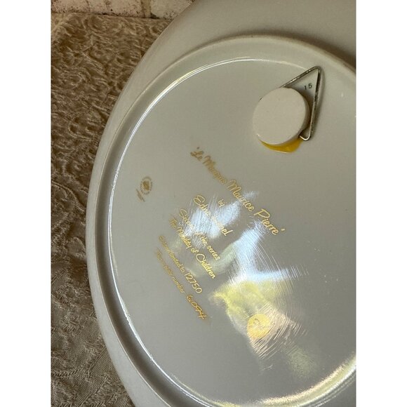 Edna Hibel "Le Marquis Maurice Pierre" Limited Edition Decorative Plate 6094/127 - Picture 5 of 11